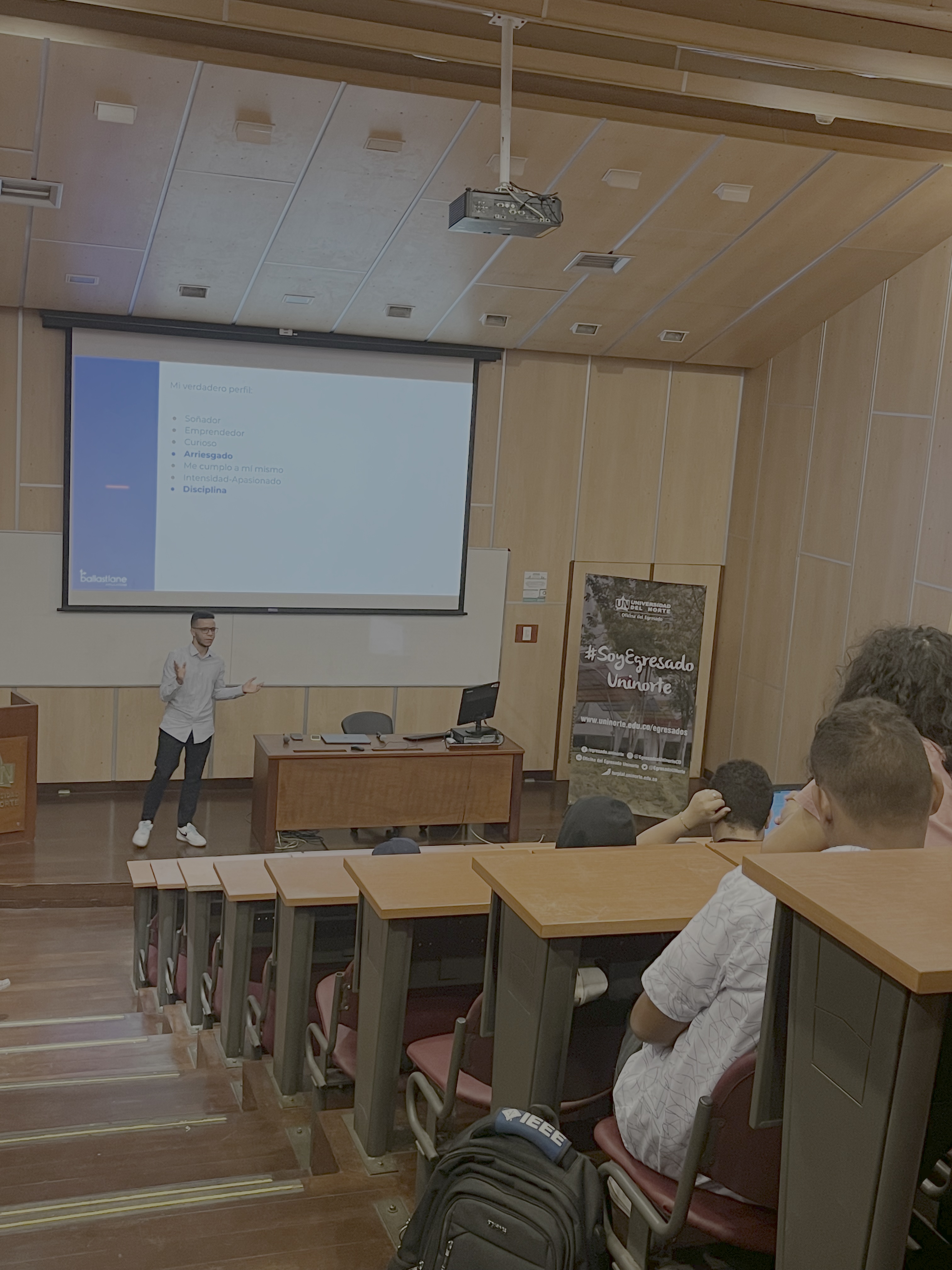 Iván Iguarán presenting live in a university lecture hall